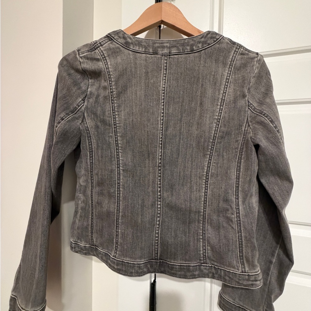 White House Black Market Charcoal Jean Jacket Size 0 - Picture 4 of 7